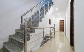 Supriya Hotel 3*